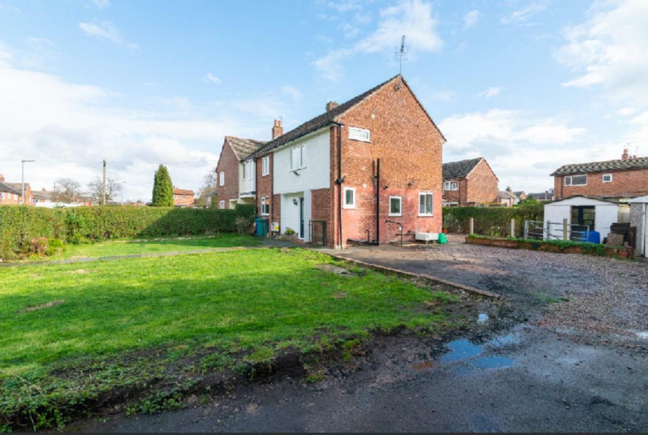 Beautiful 6 Bedroom Holiday Home, Manchester 위더셔 외부 사진